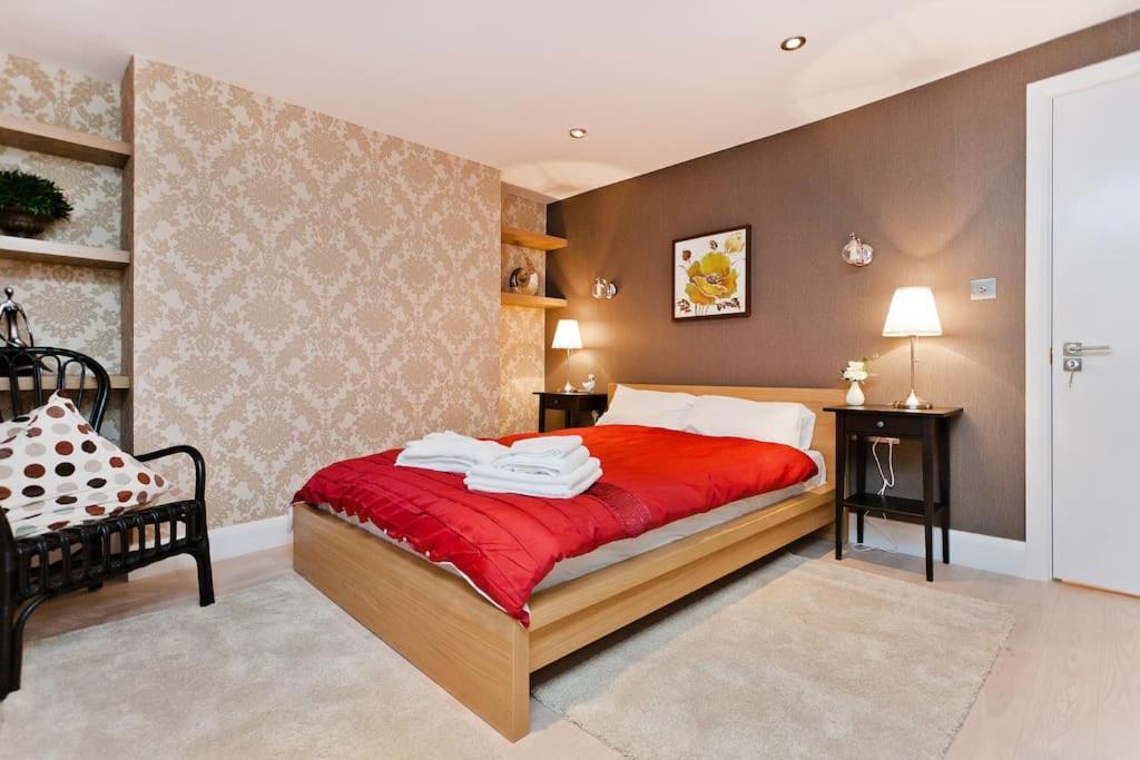 Whole House In Camden Town Leilighet London