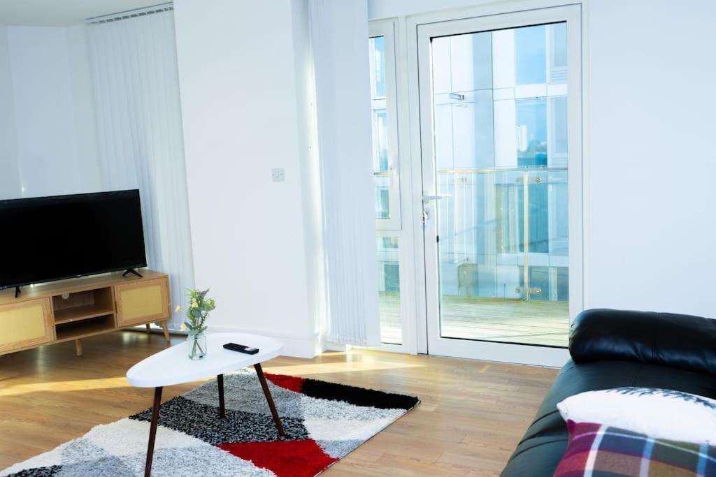 1 Bed Luxury Comfortable Apt Appartement Londen