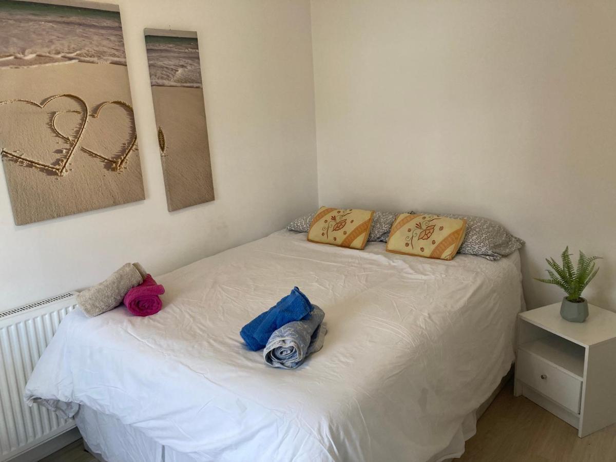 Redecorated Double With Shared Bathroom And Kitchen Gasthof London