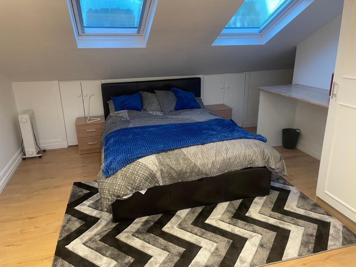 Beautiful Loft With En-suit In A Family House, * London