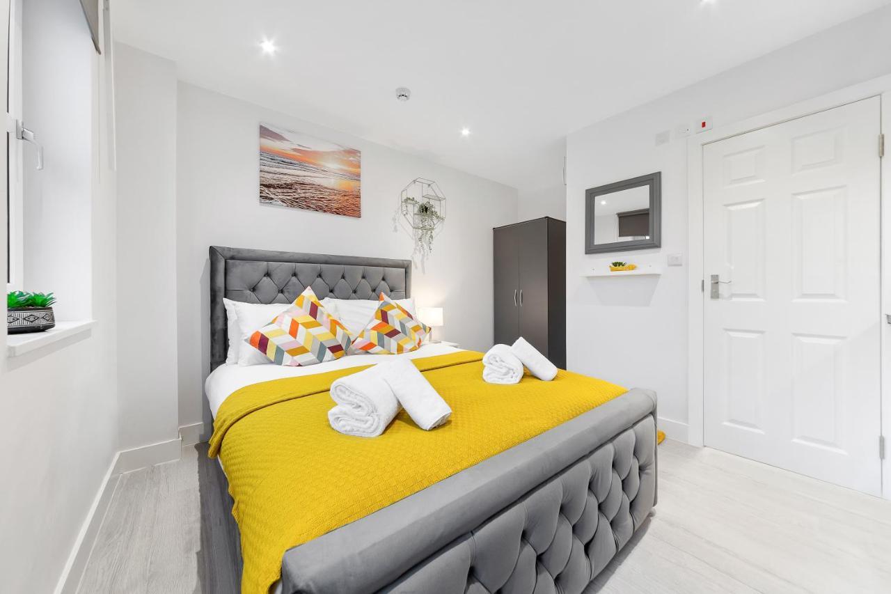 Crystal Palace Suites Guest house *