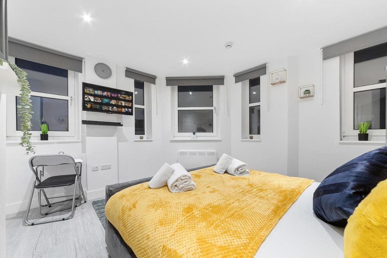 Crystal Palace Suites *