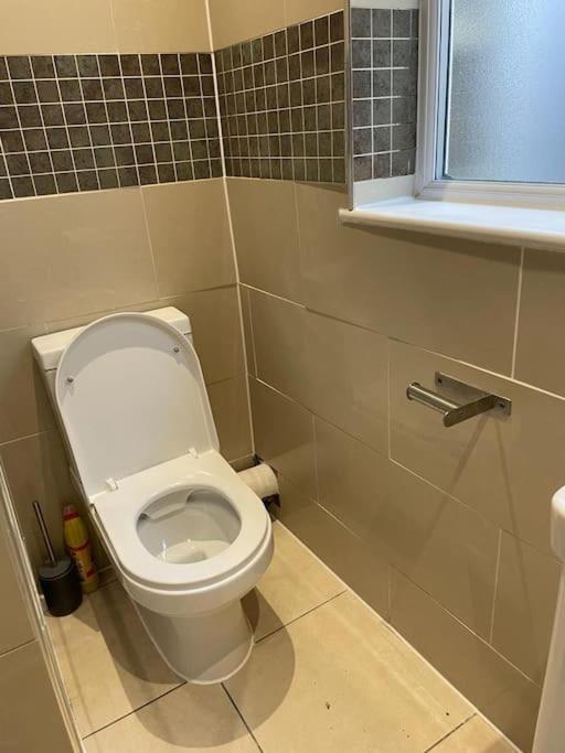 Green Lanes N8, Studio Flat! * London