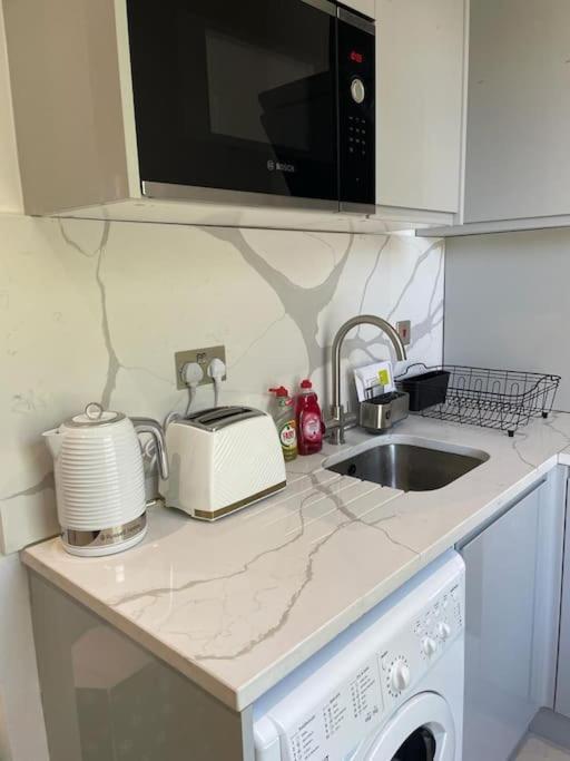 Green Lanes N8, Studio Flat! * London