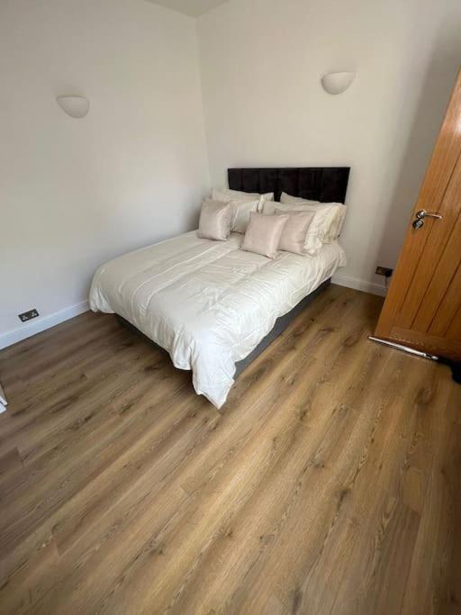 Green Lanes N8, Studio Flat! * London