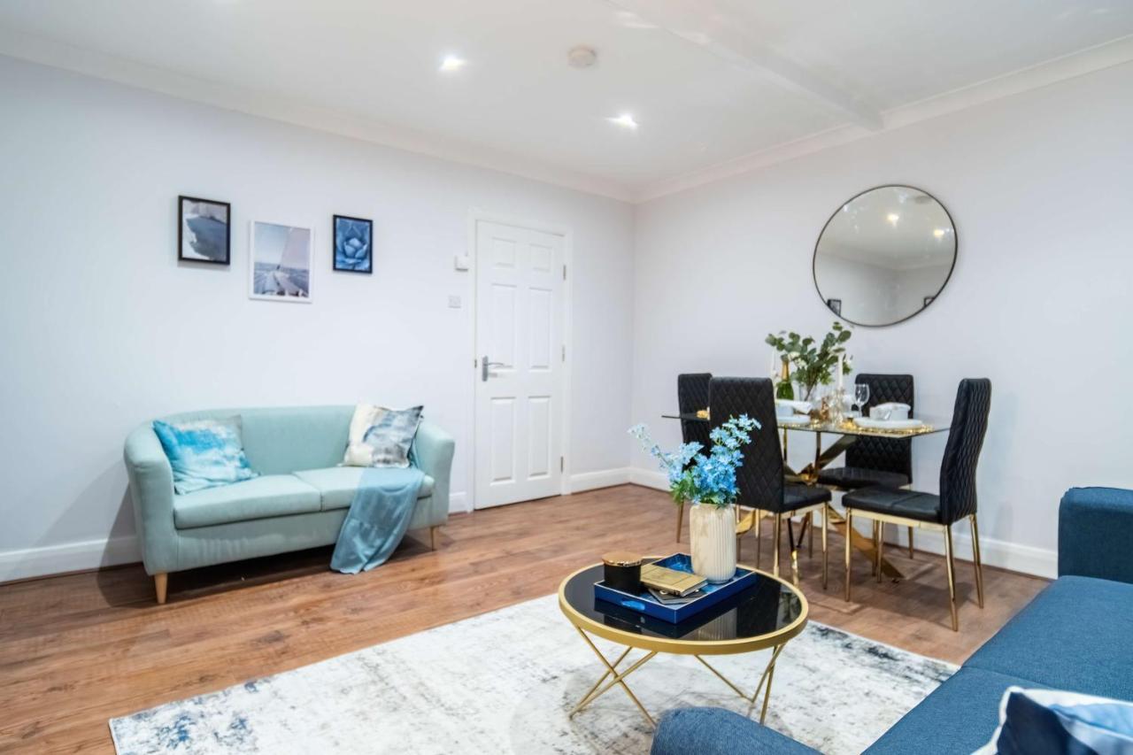 Kensington High 2 Bedroom Leilighet
