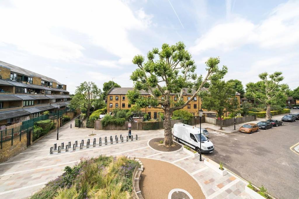 2-bed 2-bath Flat Around The Corner From Portobello Market * Londen