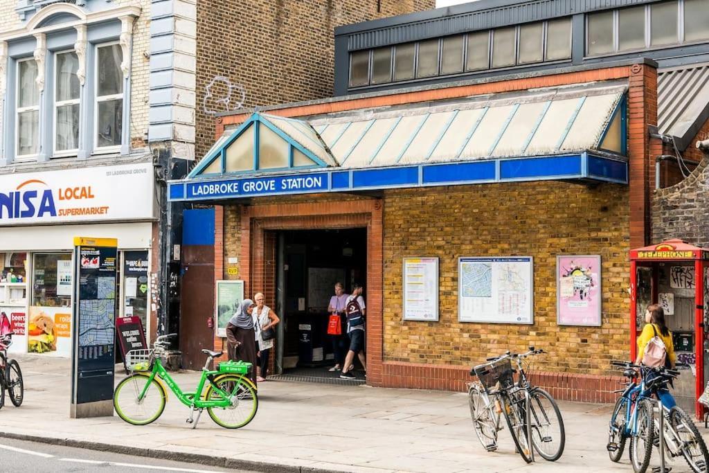 Appartement 2-bed 2-bath Flat Around The Corner From Portobello Market *