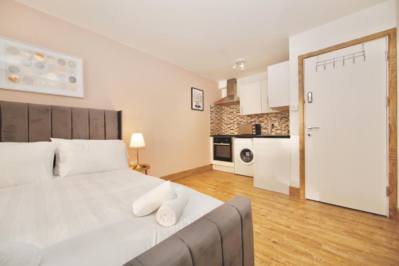 Edgware Hub Guest house *