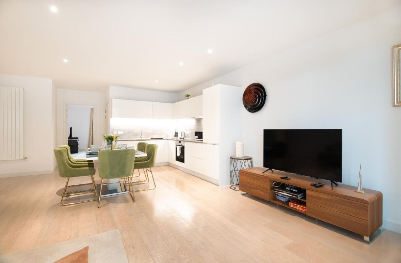 Appartement Austin David Royal Wharf Londen