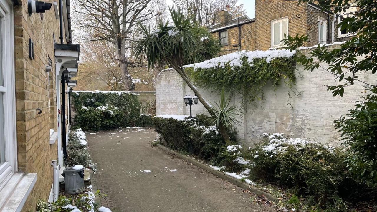 Stepney Gated Area With Parking & Garden Appartement Londen