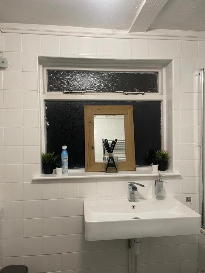 Gjestgiverier Balham, South Spacious 5, 6 Available London