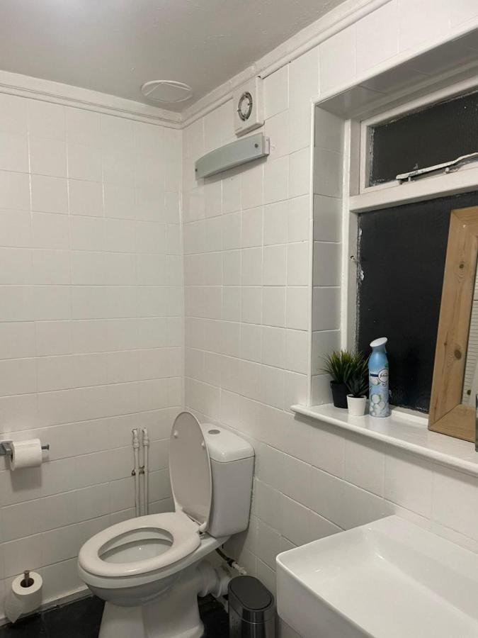 Gjestgiverier Balham, South Spacious 5, 6 Available