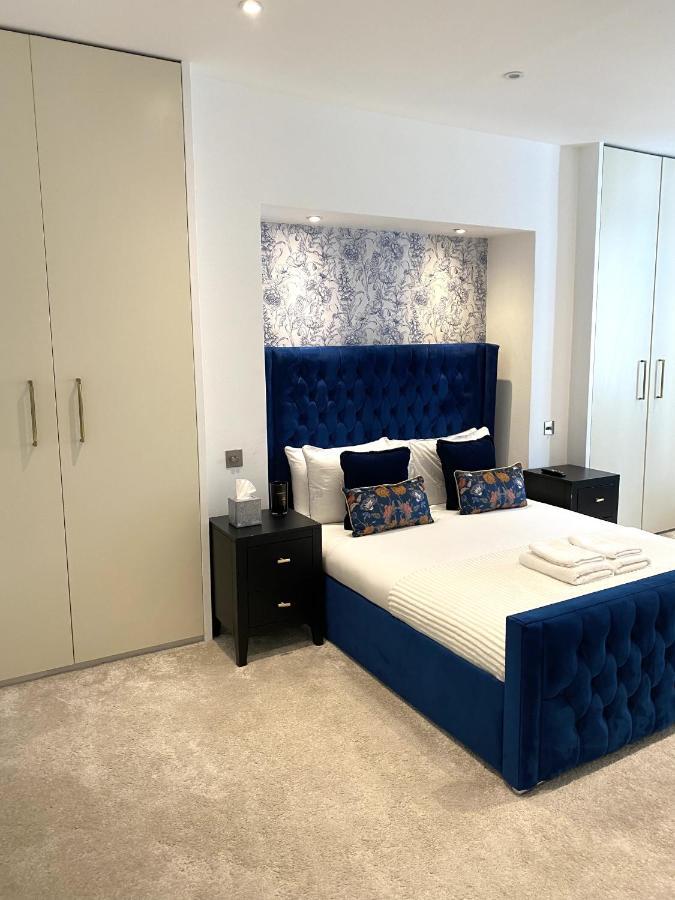 Apartment Modern Luxurious 3 Bed Flat With Private Garden & Bbq *