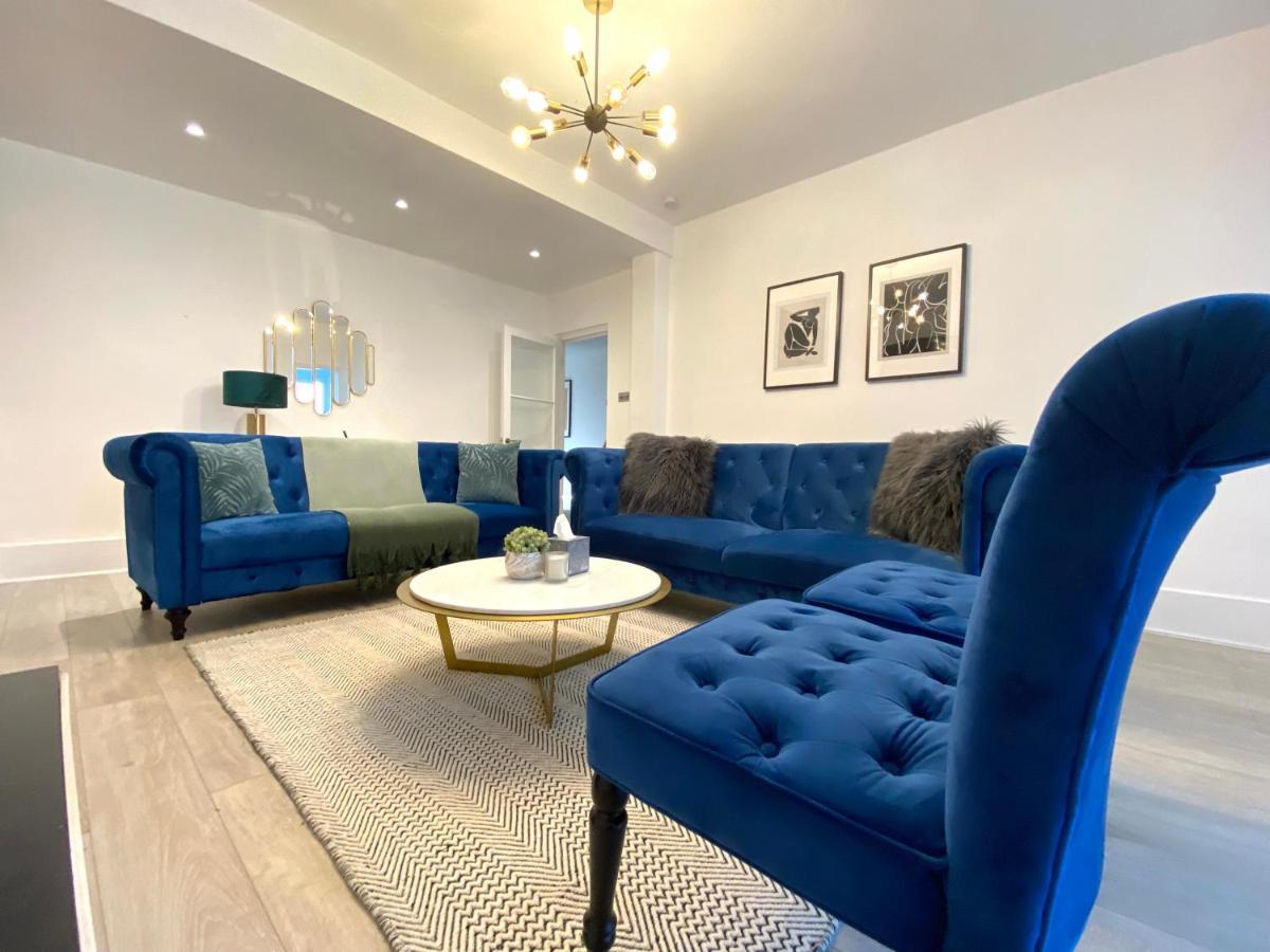 Apartment Modern Luxurious 3 Bed Flat With Private Garden & Bbq *