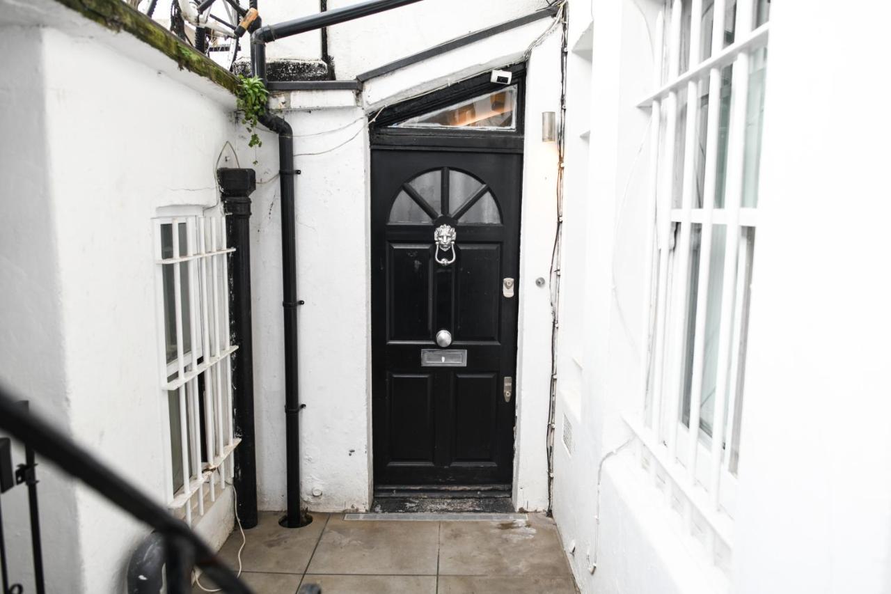 Modern Luxurious 3 Bed Flat With Private Garden & Bbq Apartment