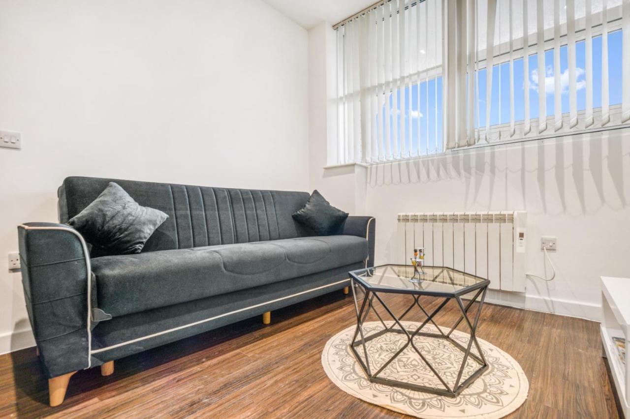 Fantastic 1 Bed By Heathrow Airport Leilighet London