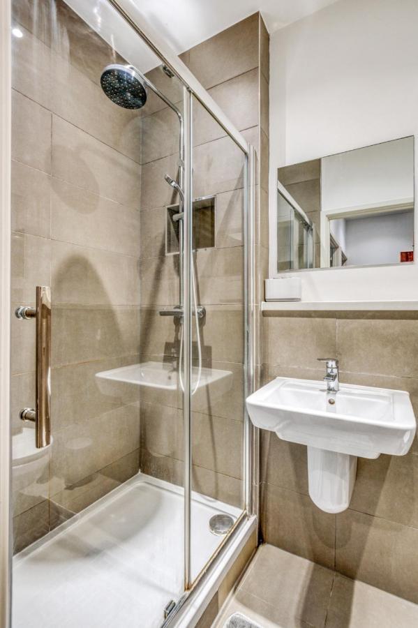 Fantastic 1 Bed By Heathrow Airport Leilighet
