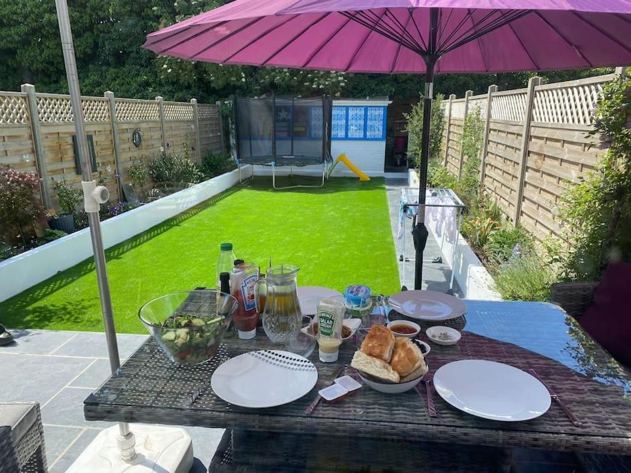 Ferienhaus Three Bedroom Family With Garden In Walthamstow *