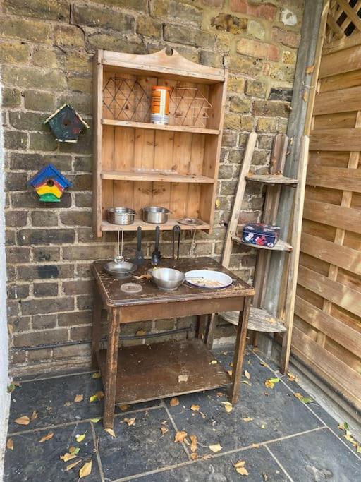 Ferienhaus Three Bedroom Family With Garden In Walthamstow London