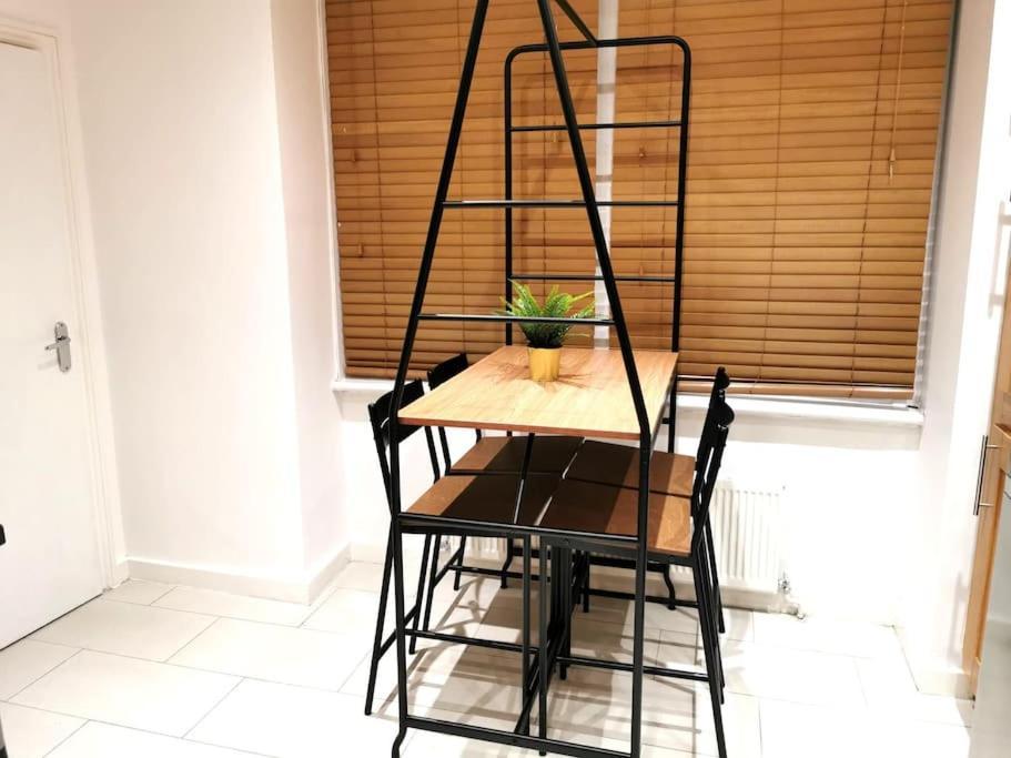 Lovely 1 Bed Flat In Trendy Peckham Appartement Londen