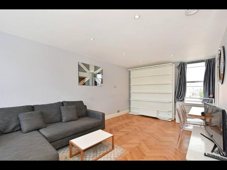 Amazing Near Tube Station Apartment