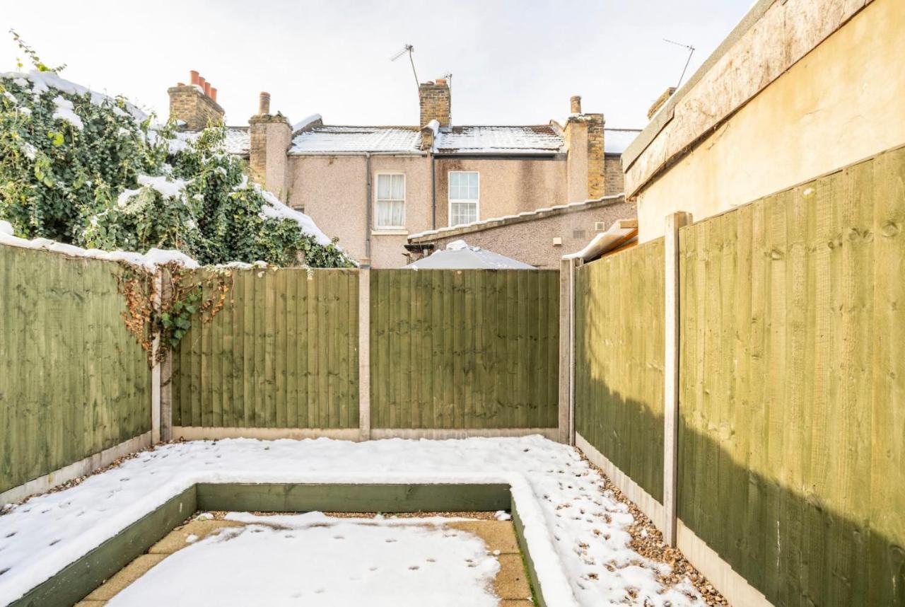 Ferienhaus 2 Bed Terraced House With Loft In Stratford