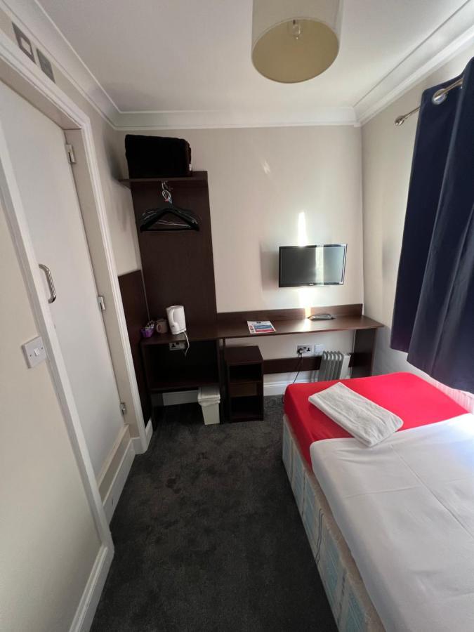 Goodwood Hotel 2*