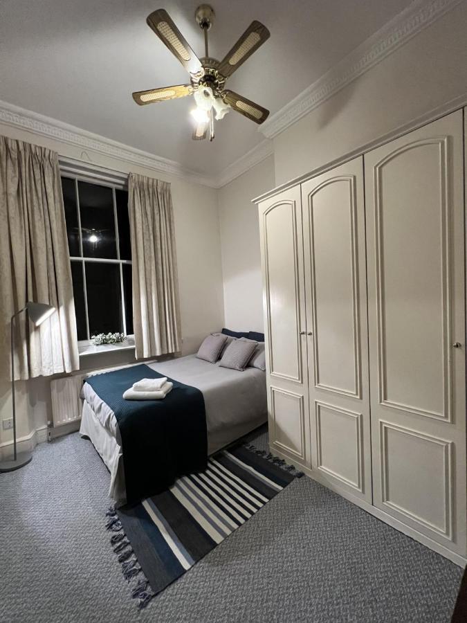 Double Bedroom With En-suite Bathroom In Chelsea - - Share Privat overnatting London