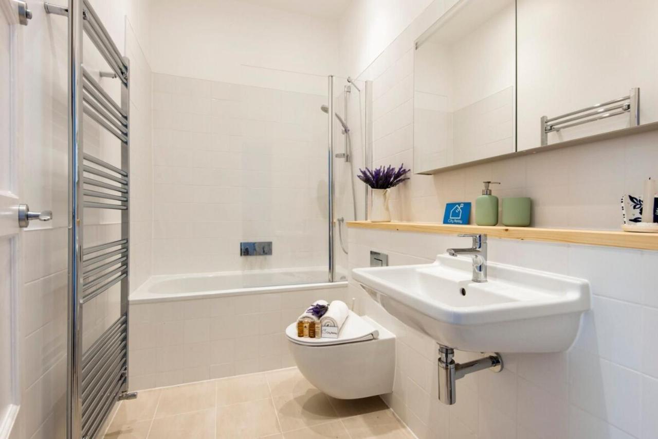 The Stunning Philbeach Garden Apartment London
