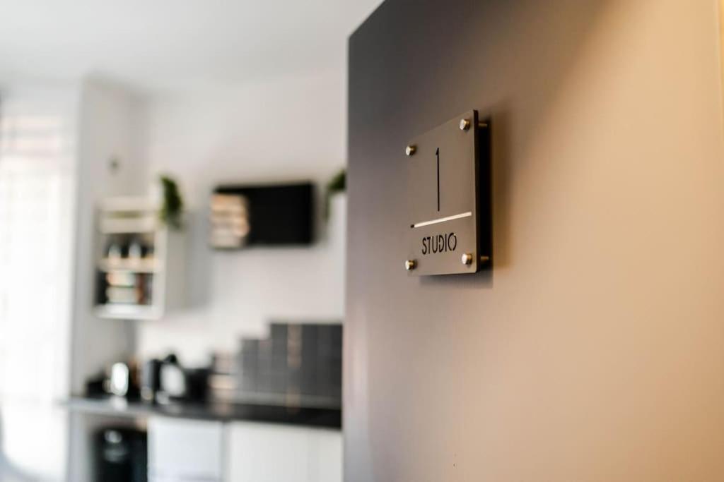 Chic In Prime Location Apartment