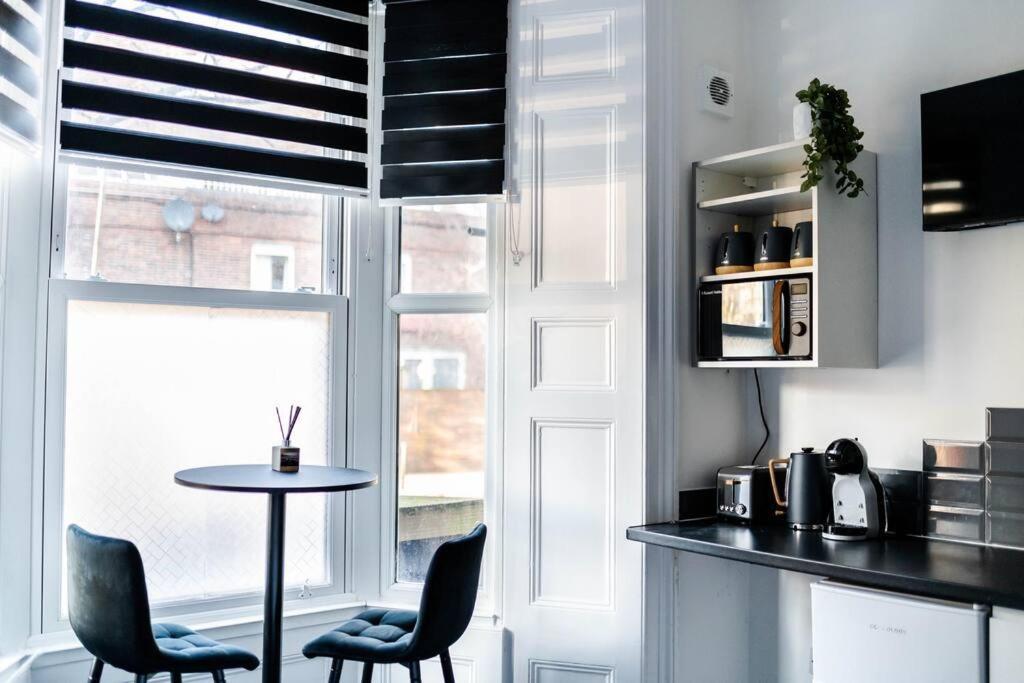 Apartment Chic In Prime Location