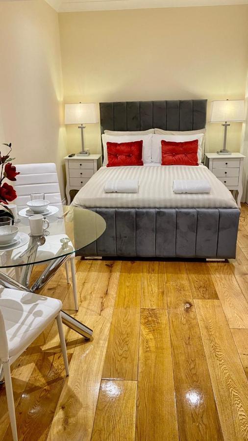 Classic Hyde Park Hotel 2*