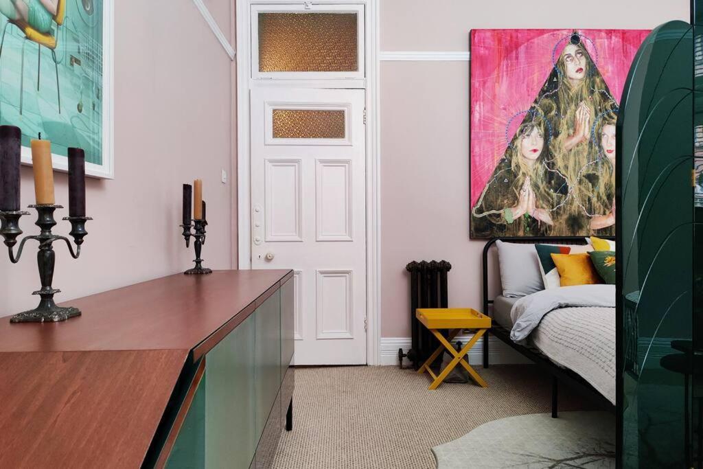 Luxury Artist In Apartamento