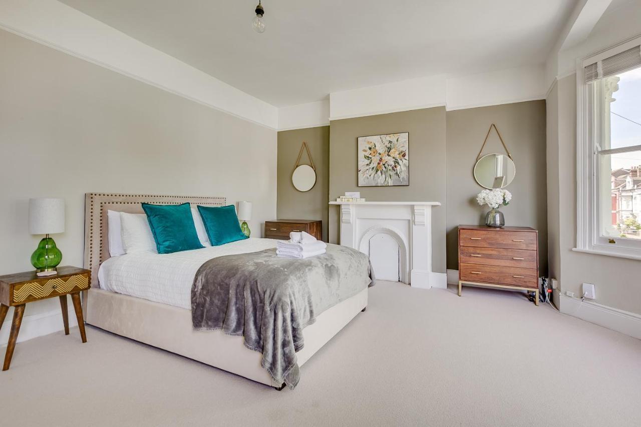 Balham Near Tube Victorian House 4 Bedrooms 9 Beds London