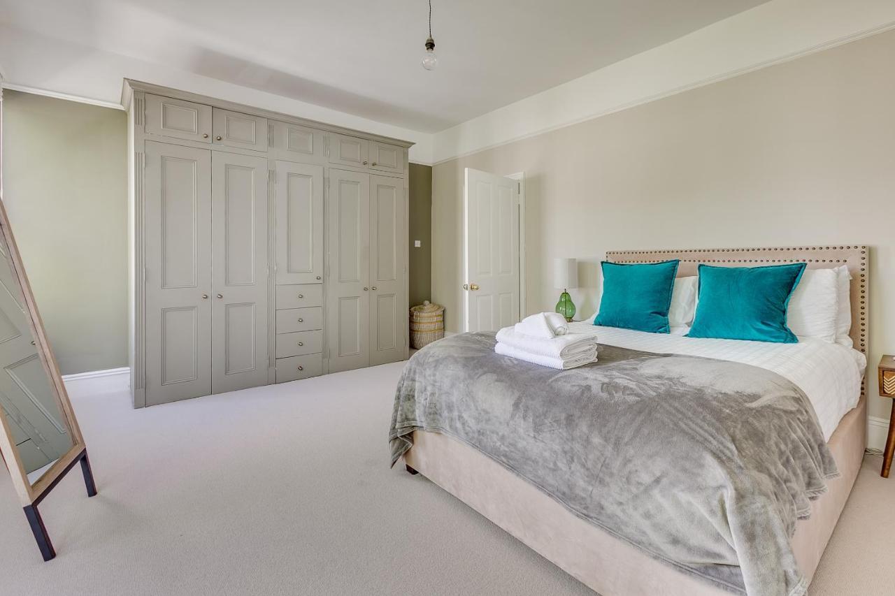 Balham Near Tube Victorian House 4 Bedrooms 9 Beds London