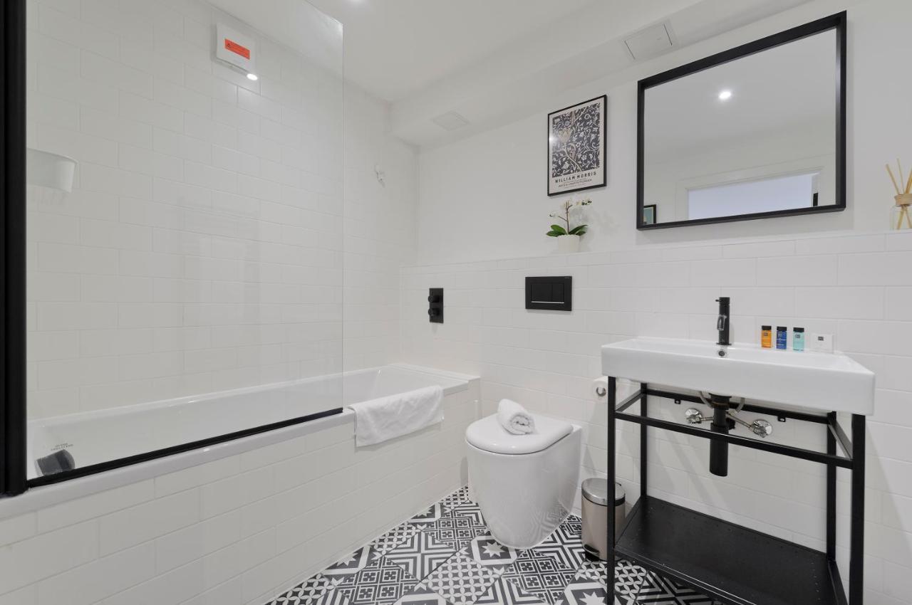 Luxury One Bedroom Greenwich Near Canary Wharf By Underthedoormat Londen