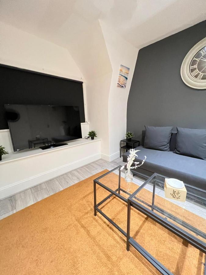 Kensington High Street Penthouse Apartment London