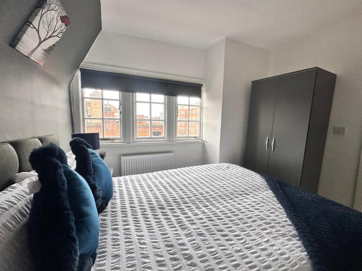 Kensington High Street Penthouse Apartment