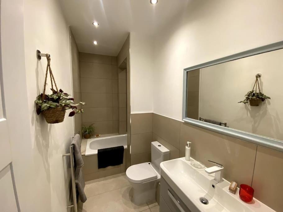 Spacious 2 Bedroom In Maida Vale * Londen
