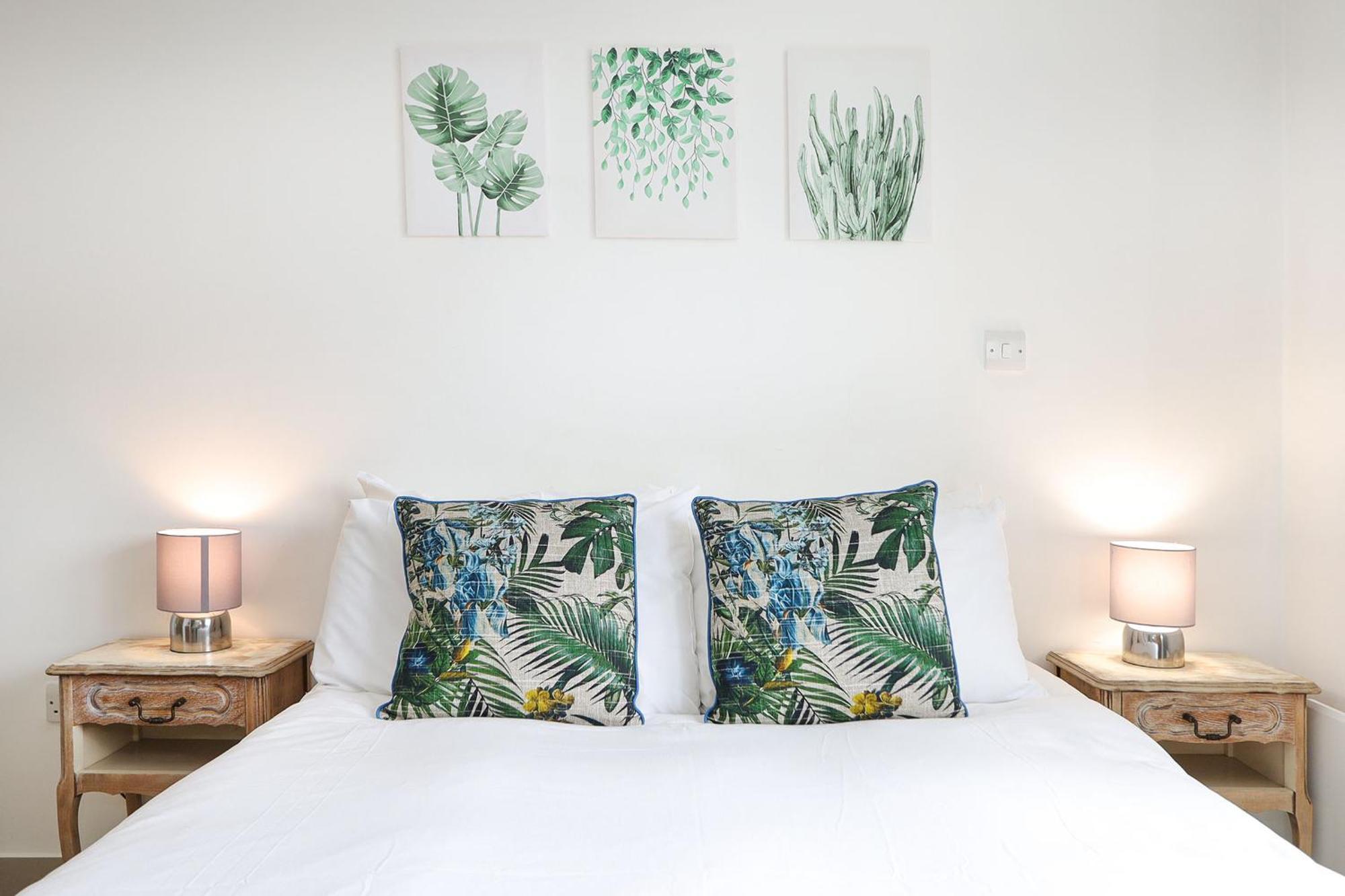 2-bed 2-bath Flat Around The Corner From Portobello Market Appartement Londen
