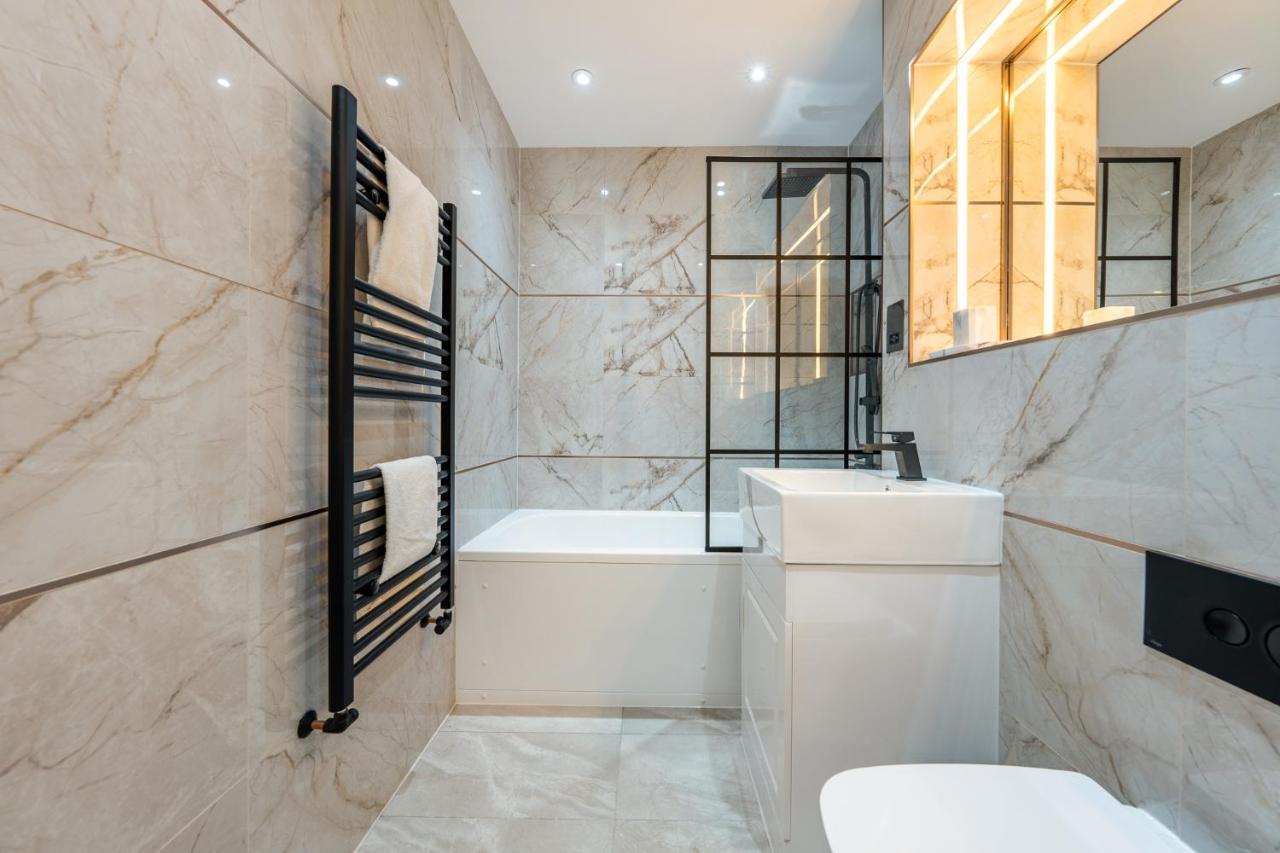 Brand New Luxury House - Sleeps 8
