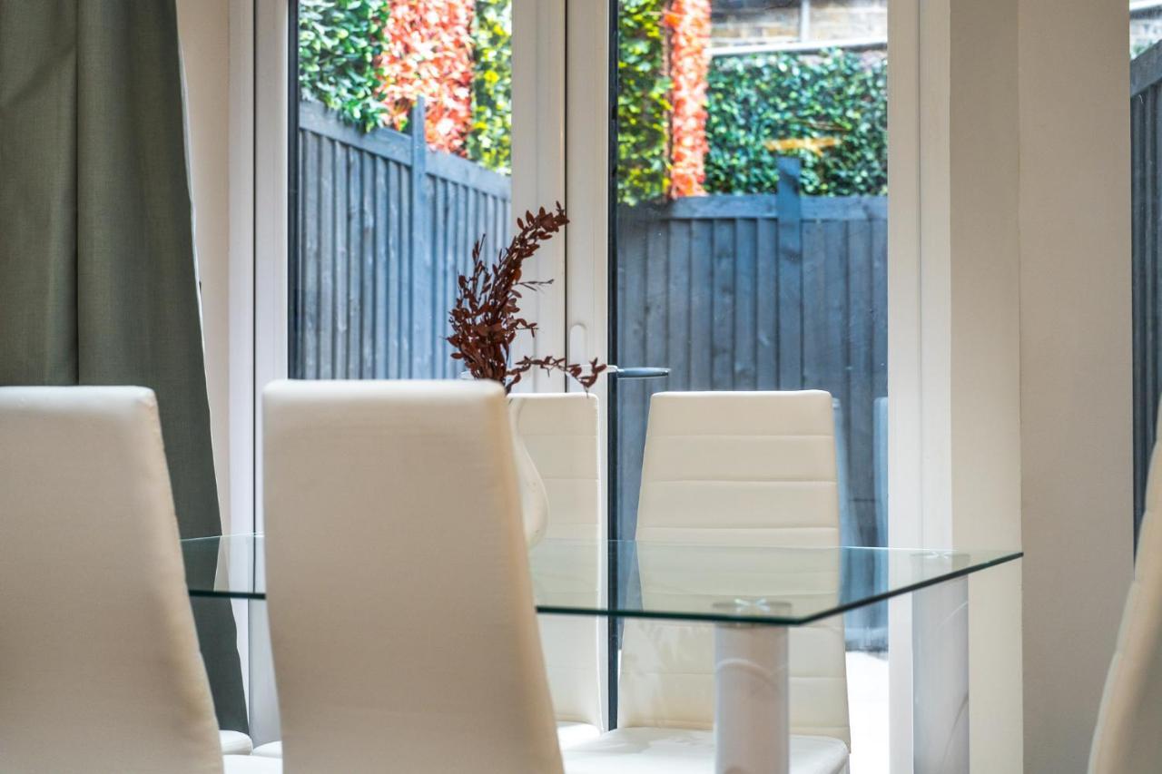 Brand New Luxury House - Sleeps 8 Vakantiehuis Londen