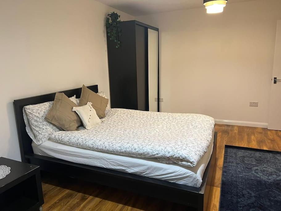 Perfect For Families And Friends - 2 Bedroom In - Peckham *