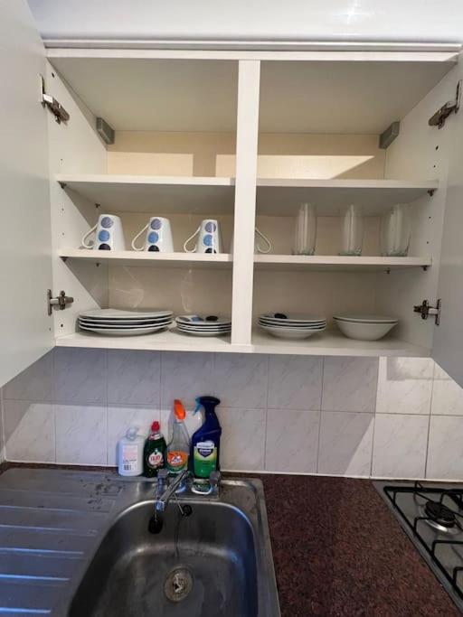 Leilighet 003- Lovely 1-bedroom Very Close To
