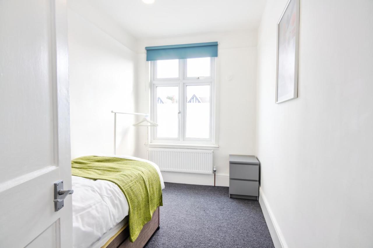 Apartment Amazing 2 Bed London