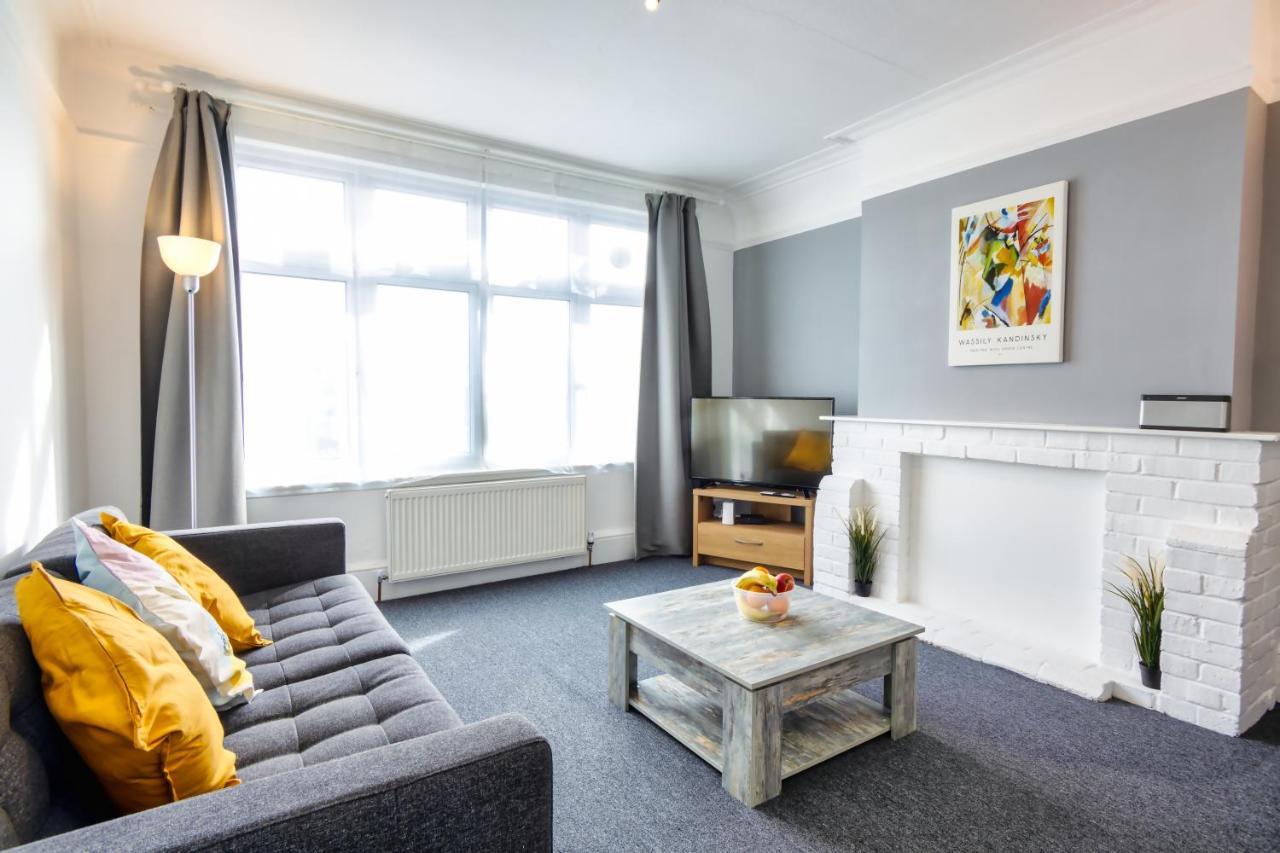 Amazing 2 Bed Apartment *