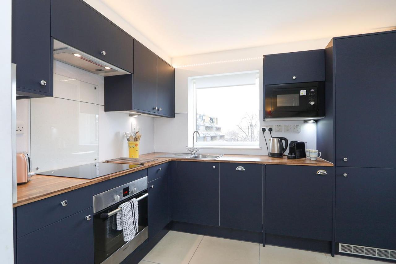2-bed 2-bath Flat Around The Corner From Portobello Market Appartement