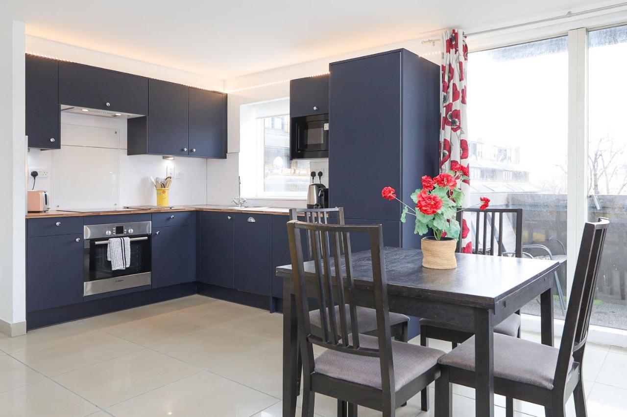Appartement 2-bed 2-bath Flat Around The Corner From Portobello Market