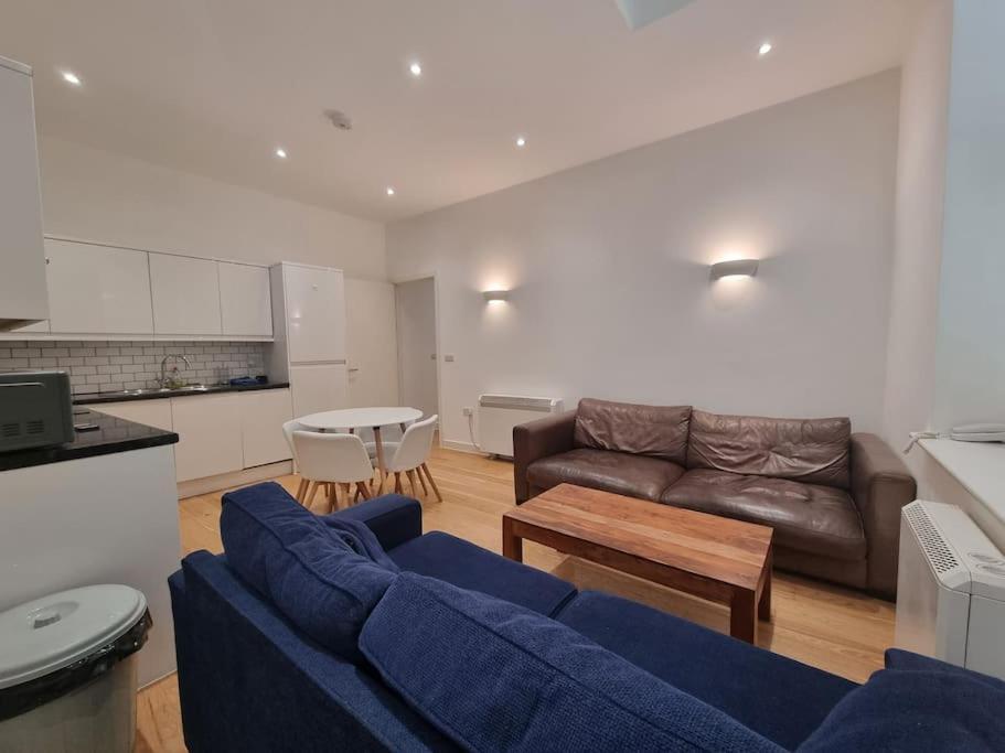 Modern Two Bedroom Ground Floor *